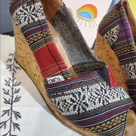 TOMS Aztec wedges size 8 - Picture 2 of 3